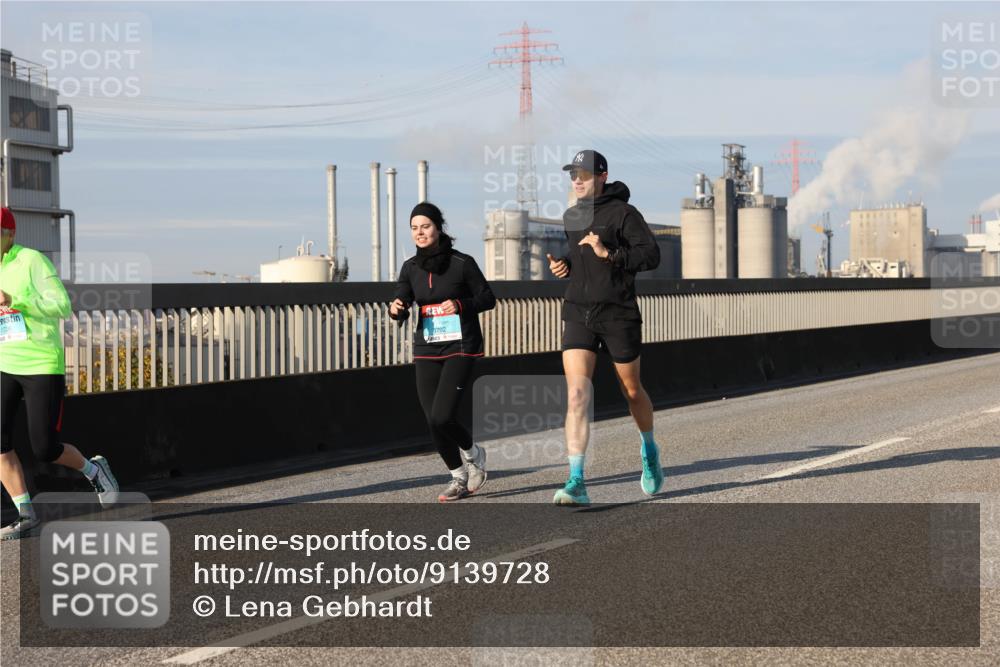 03.10.2025 - Köhlbrandbrückenlauf Lena Gebhardt http://msf.ph/oto/9139728 03.10.2025 09:57:28 Position 2 3792 meine-sportfotos.de