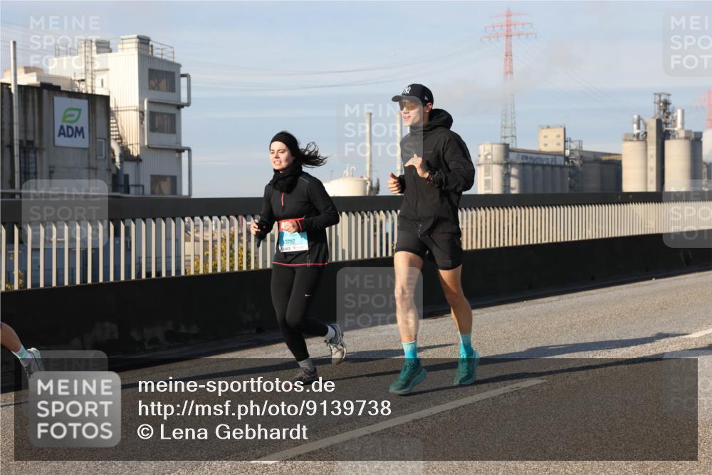 03.10.2025 - Köhlbrandbrückenlauf Lena Gebhardt http://msf.ph/oto/9139738 03.10.2025 09:57:29 Position 2 3792 meine-sportfotos.de