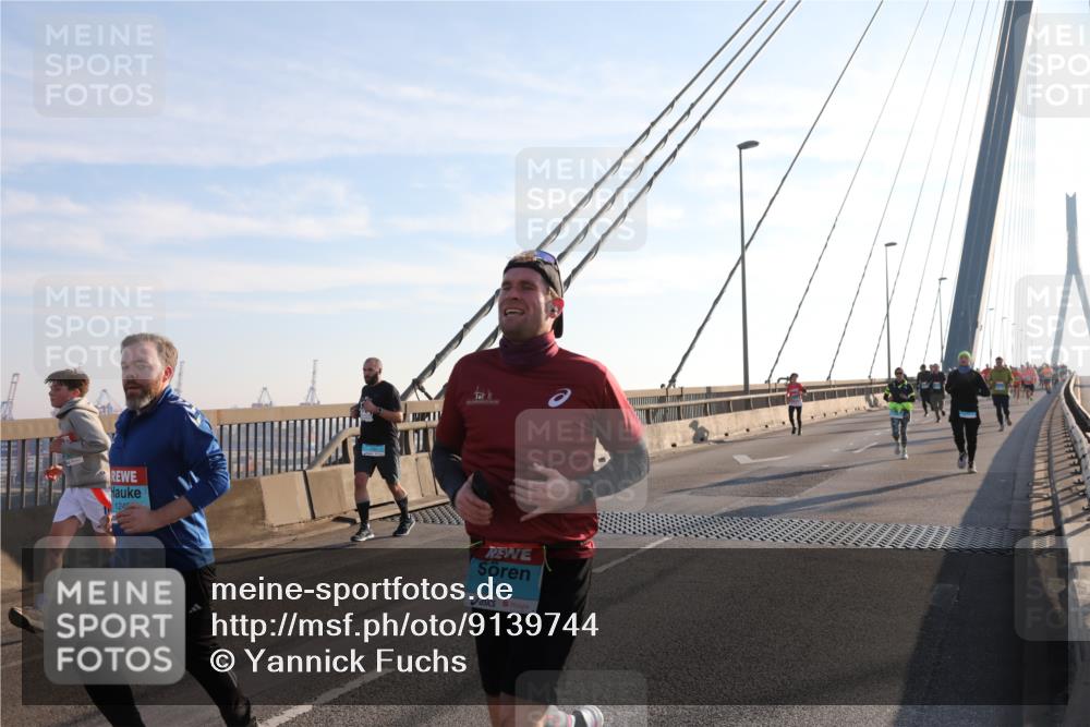 03.10.2025 - Köhlbrandbrückenlauf Yannick Fuchs http://msf.ph/oto/9139744 03.10.2025 08:24:18 Position 2 1240, 3118 meine-sportfotos.de