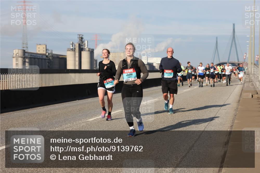 03.10.2025 - Köhlbrandbrückenlauf Lena Gebhardt http://msf.ph/oto/9139762 03.10.2025 09:57:31 Position 2 1821 meine-sportfotos.de