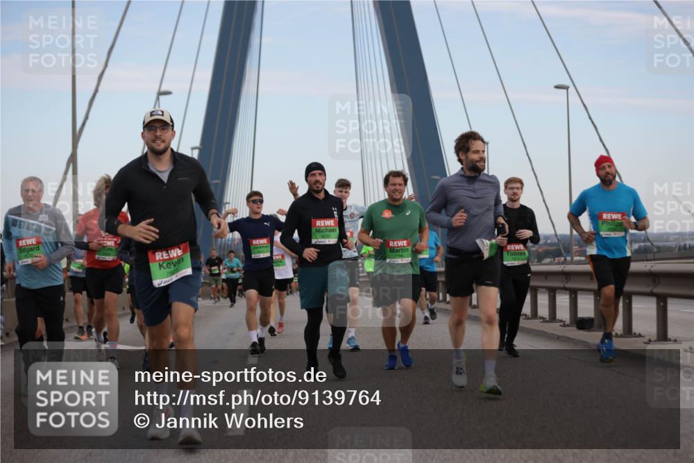 03.10.2025 - Köhlbrandbrückenlauf Jannik Wohlers http://msf.ph/oto/9139764 03.10.2025 15:31:32 Position 1 7825, 8292 meine-sportfotos.de