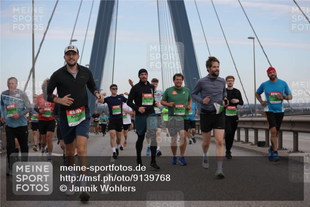 03.10.2025 - Köhlbrandbrückenlauf Jannik Wohlers http://msf.ph/oto/9139768 03.10.2025 15:31:32 Position 1 7825, 8292, 7748 meine-sportfotos.de