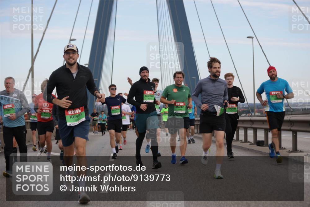 03.10.2025 - Köhlbrandbrückenlauf Jannik Wohlers http://msf.ph/oto/9139773 03.10.2025 15:31:32 Position 1 8292, 7748, 7825 meine-sportfotos.de