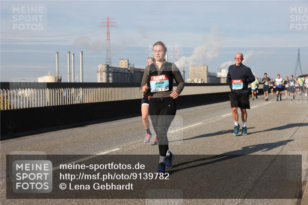03.10.2025 - Köhlbrandbrückenlauf Lena Gebhardt http://msf.ph/oto/9139782 03.10.2025 09:57:32 Position 2 1821, 1 meine-sportfotos.de
