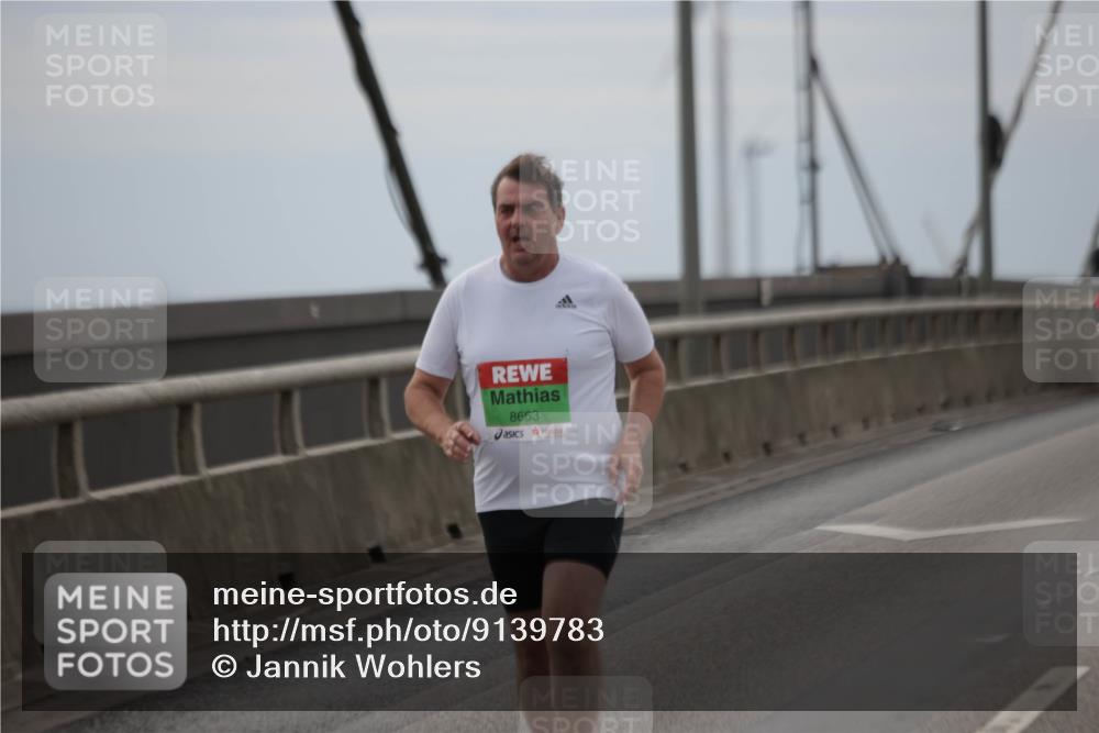 03.10.2025 - Köhlbrandbrückenlauf Jannik Wohlers http://msf.ph/oto/9139783 03.10.2025 16:10:50 Position 1 8663 meine-sportfotos.de