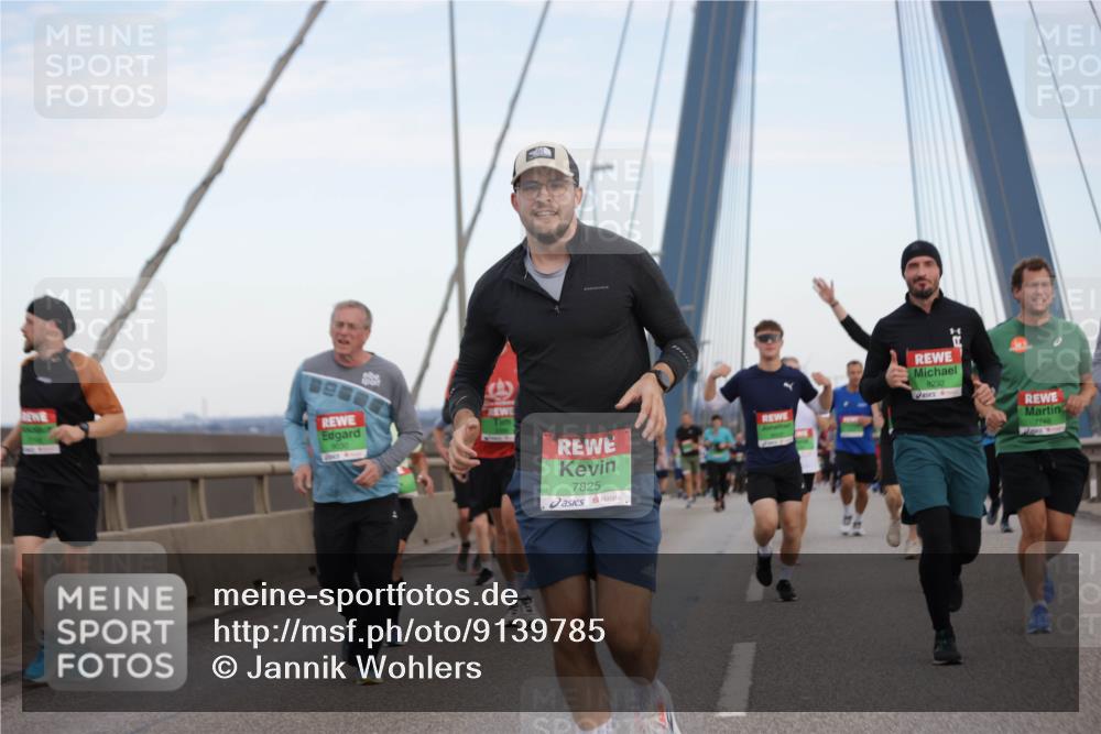 03.10.2025 - Köhlbrandbrückenlauf Jannik Wohlers http://msf.ph/oto/9139785 03.10.2025 15:31:33 Position 1 7825, 8292, 7748 meine-sportfotos.de