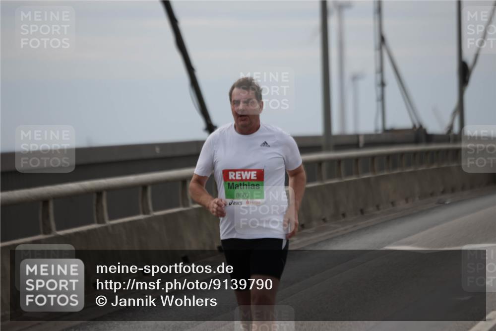 03.10.2025 - Köhlbrandbrückenlauf Jannik Wohlers http://msf.ph/oto/9139790 03.10.2025 16:10:50 Position 1 8663 meine-sportfotos.de