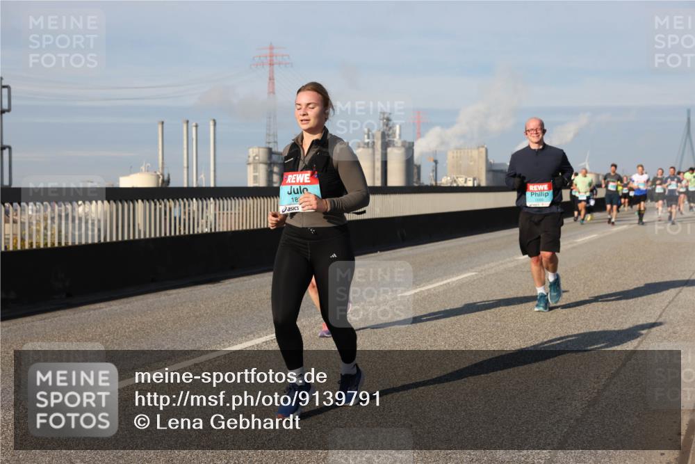 03.10.2025 - Köhlbrandbrückenlauf Lena Gebhardt http://msf.ph/oto/9139791 03.10.2025 09:57:33 Position 2 18, 1666 meine-sportfotos.de
