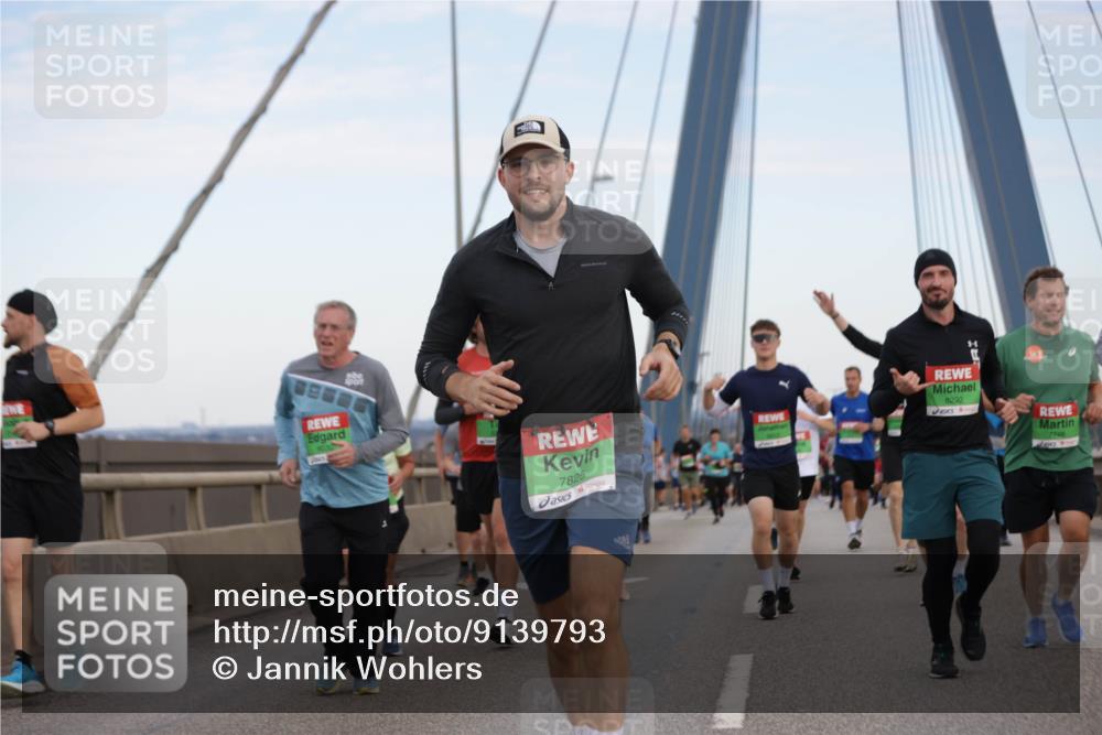 03.10.2025 - Köhlbrandbrückenlauf Jannik Wohlers http://msf.ph/oto/9139793 03.10.2025 15:31:33 Position 1 7825, 8292 meine-sportfotos.de