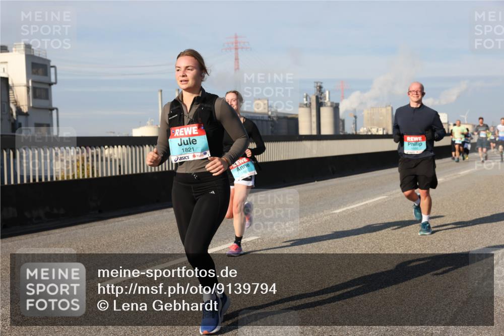 03.10.2025 - Köhlbrandbrückenlauf Lena Gebhardt http://msf.ph/oto/9139794 03.10.2025 09:57:33 Position 2 1821 meine-sportfotos.de