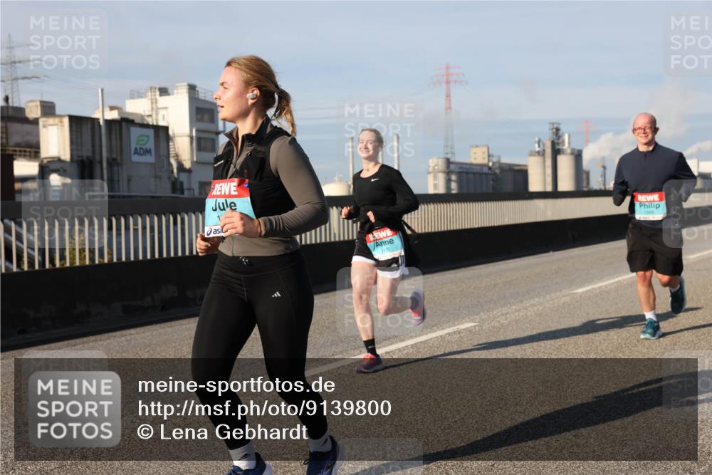 03.10.2025 - Köhlbrandbrückenlauf Lena Gebhardt http://msf.ph/oto/9139800 03.10.2025 09:57:33 Position 2 1606 meine-sportfotos.de