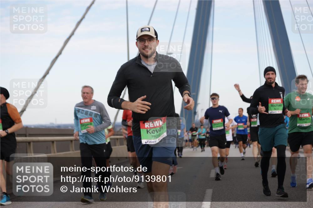 03.10.2025 - Köhlbrandbrückenlauf Jannik Wohlers http://msf.ph/oto/9139801 03.10.2025 15:31:33 Position 1 7825, 8292, 7748 meine-sportfotos.de
