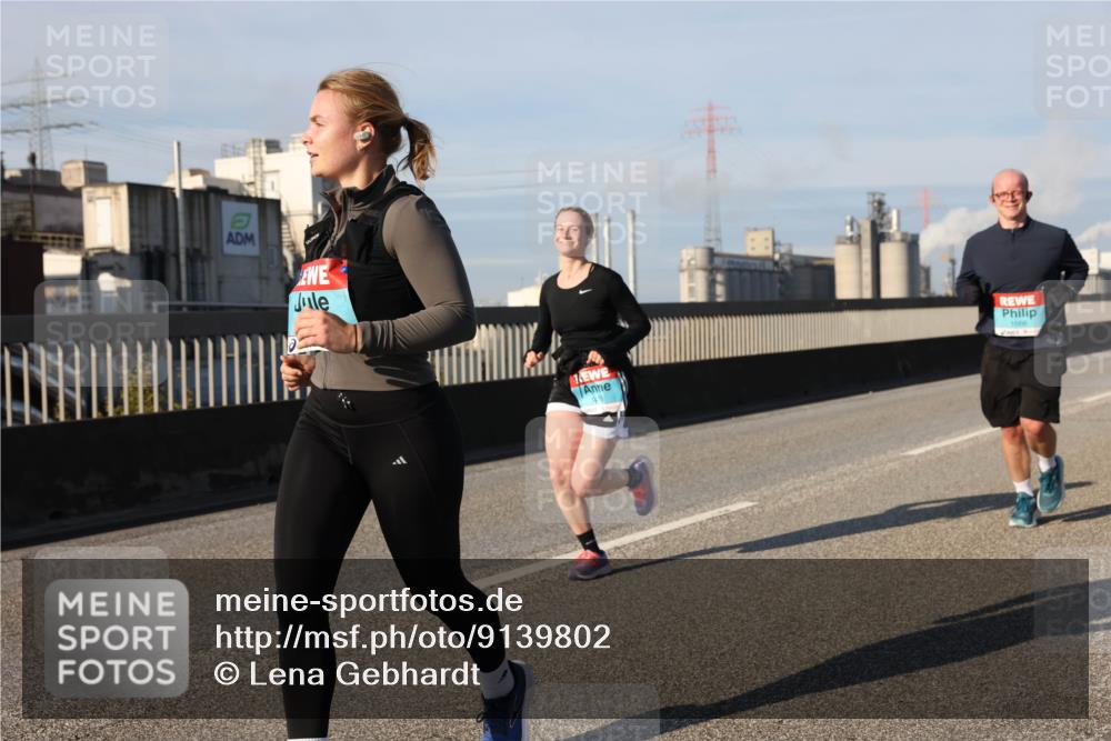 03.10.2025 - Köhlbrandbrückenlauf Lena Gebhardt http://msf.ph/oto/9139802 03.10.2025 09:57:33 Position 2 1006 meine-sportfotos.de