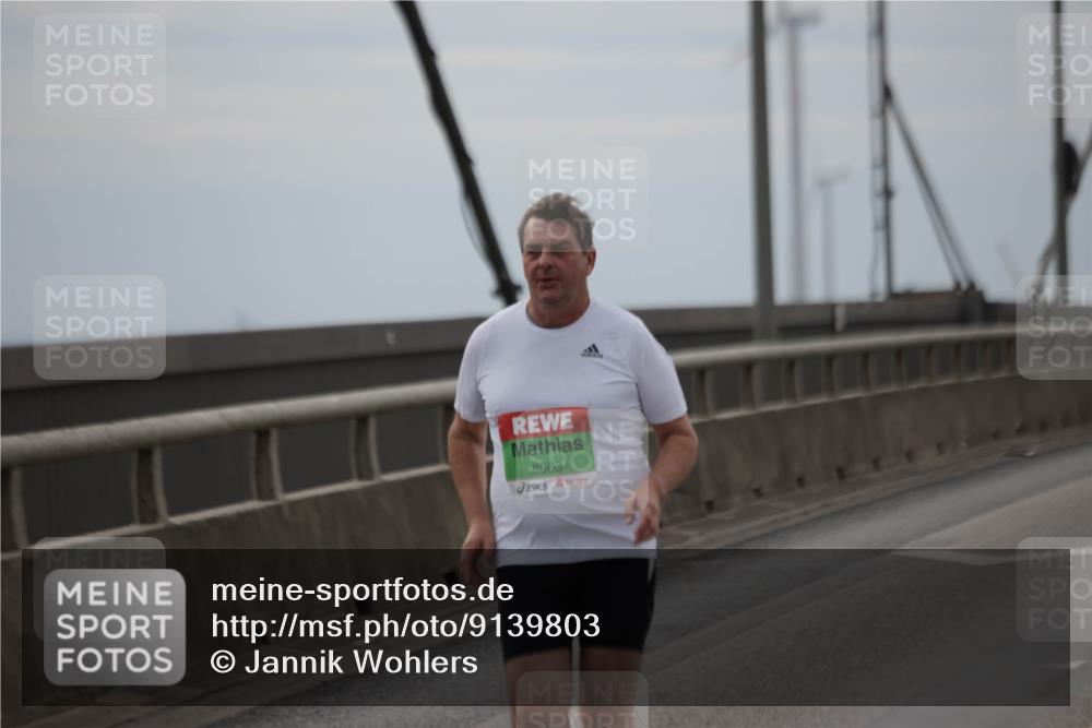 03.10.2025 - Köhlbrandbrückenlauf Jannik Wohlers http://msf.ph/oto/9139803 03.10.2025 16:10:51 Position 1 8663 meine-sportfotos.de