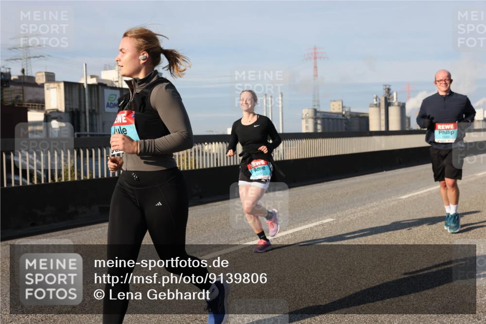 03.10.2025 - Köhlbrandbrückenlauf Lena Gebhardt http://msf.ph/oto/9139806 03.10.2025 09:57:33 Position 2 1666 meine-sportfotos.de