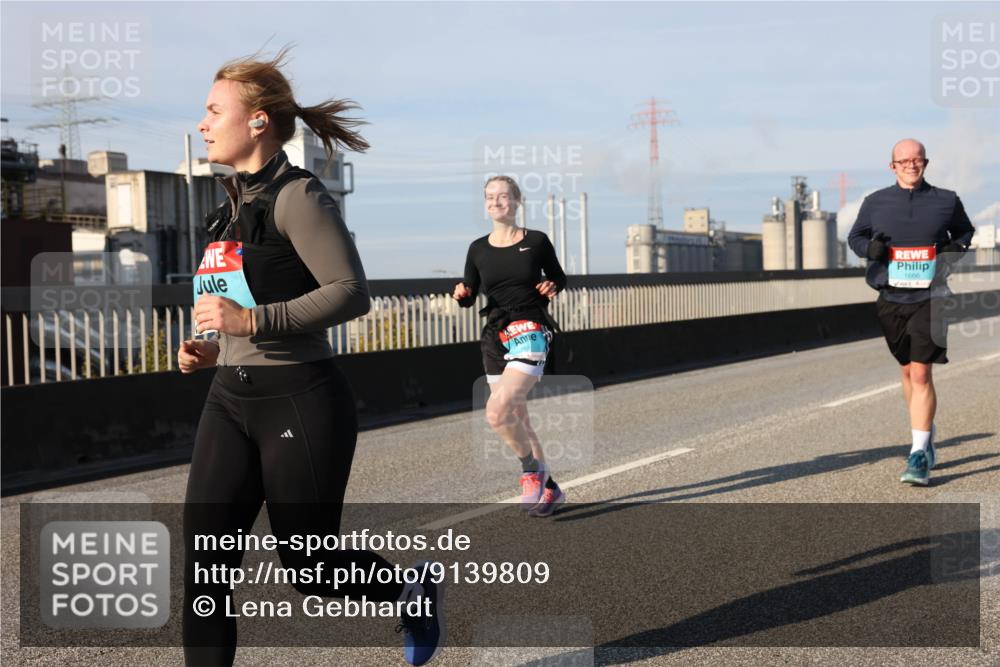 03.10.2025 - Köhlbrandbrückenlauf Lena Gebhardt http://msf.ph/oto/9139809 03.10.2025 09:57:33 Position 2 1666 meine-sportfotos.de