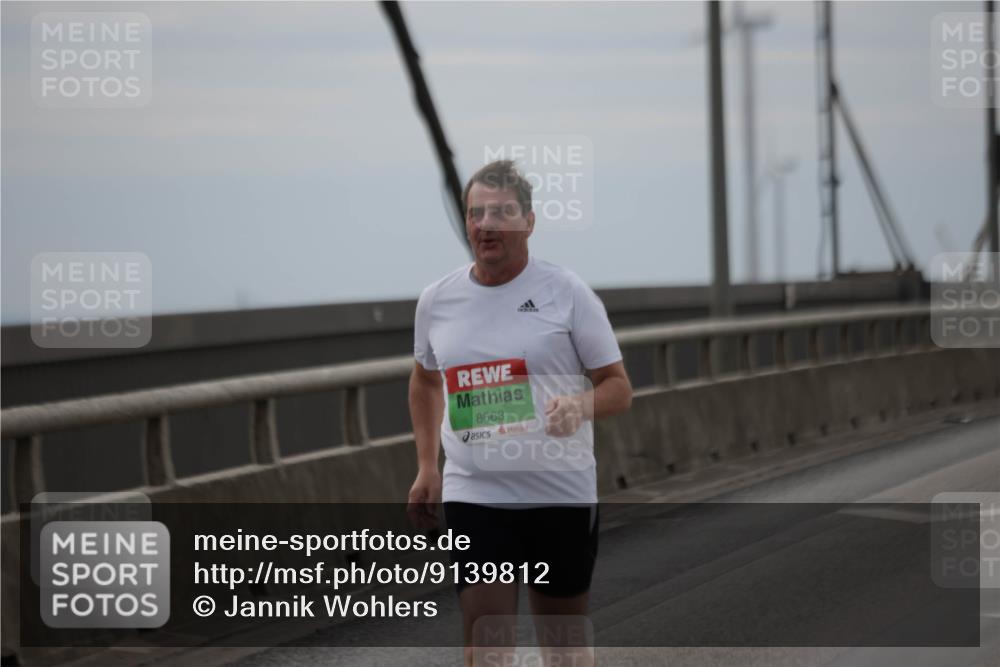 03.10.2025 - Köhlbrandbrückenlauf Jannik Wohlers http://msf.ph/oto/9139812 03.10.2025 16:10:51 Position 1 8663 meine-sportfotos.de