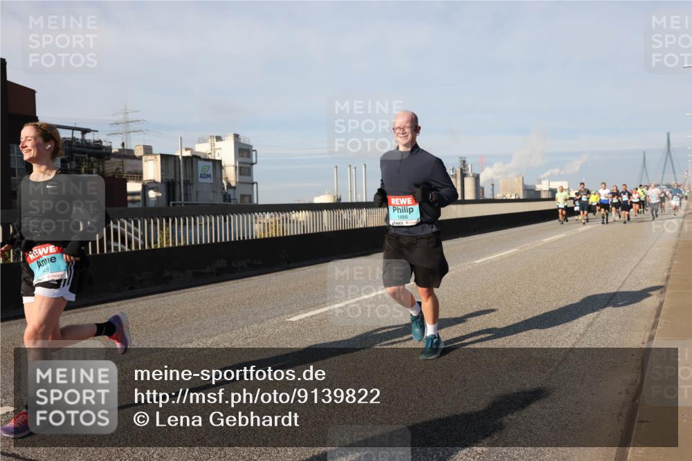 03.10.2025 - Köhlbrandbrückenlauf Lena Gebhardt http://msf.ph/oto/9139822 03.10.2025 09:57:34 Position 2 1480, 1666 meine-sportfotos.de