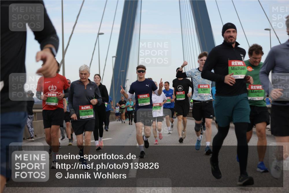 03.10.2025 - Köhlbrandbrückenlauf Jannik Wohlers http://msf.ph/oto/9139826 03.10.2025 15:31:34 Position 1 9396, 9653, 7832, 8292, 7748 meine-sportfotos.de