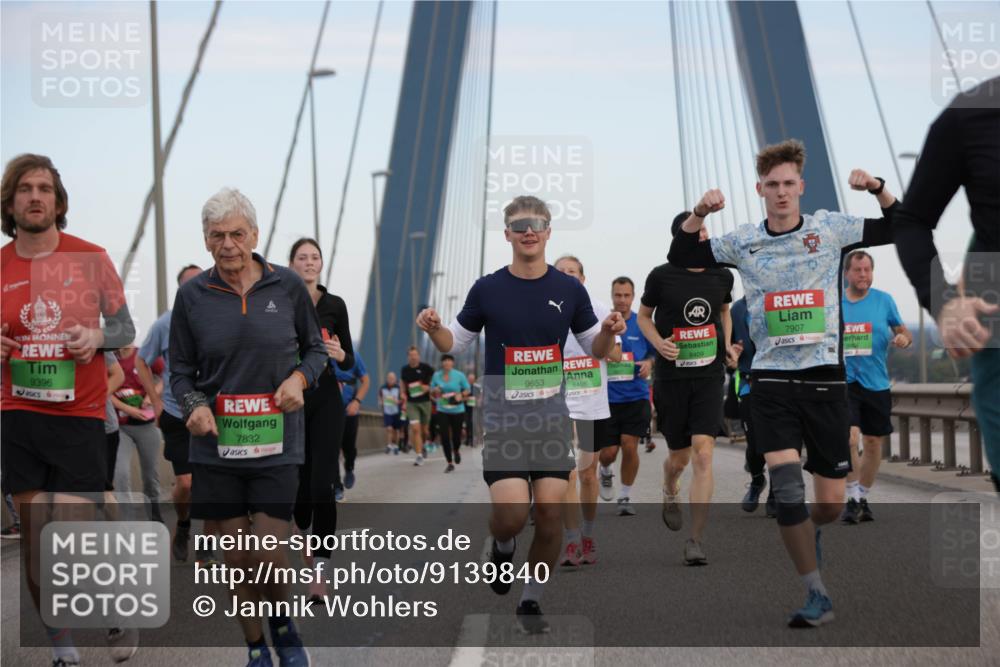 03.10.2025 - Köhlbrandbrückenlauf Jannik Wohlers http://msf.ph/oto/9139840 03.10.2025 15:31:34 Position 1 9396, 7832, 7907, 9653, 8408, 8409 meine-sportfotos.de