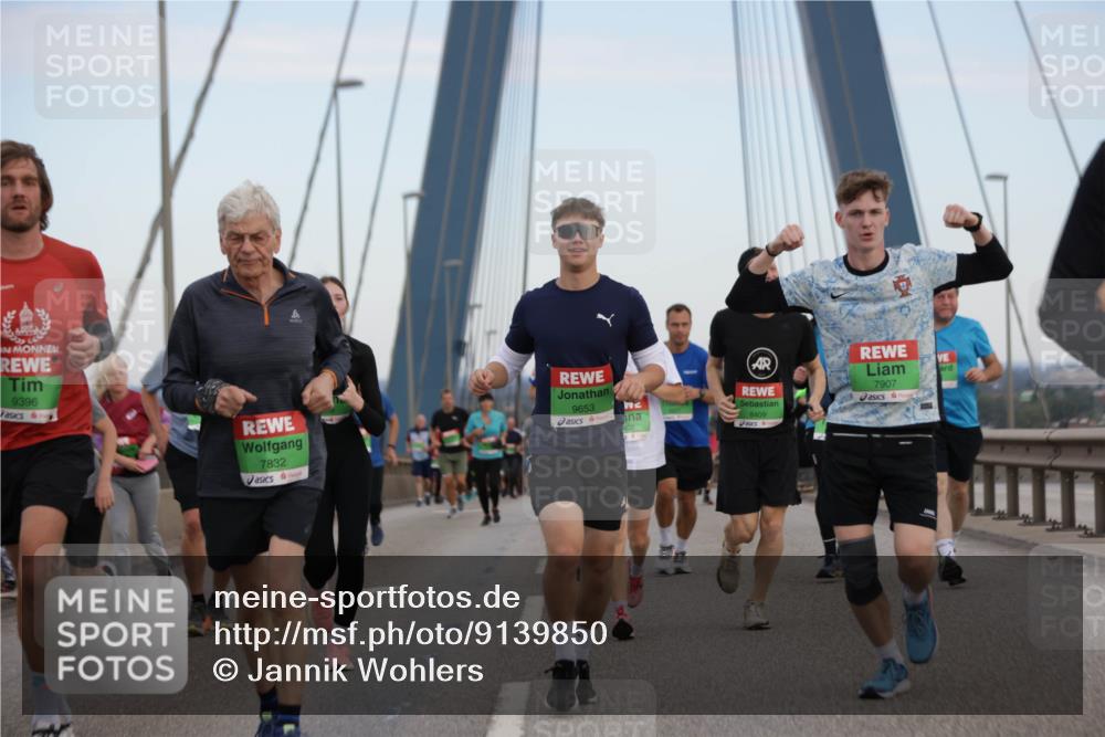 03.10.2025 - Köhlbrandbrückenlauf Jannik Wohlers http://msf.ph/oto/9139850 03.10.2025 15:31:34 Position 1 9396, 7832, 9653, 8409, 7907 meine-sportfotos.de