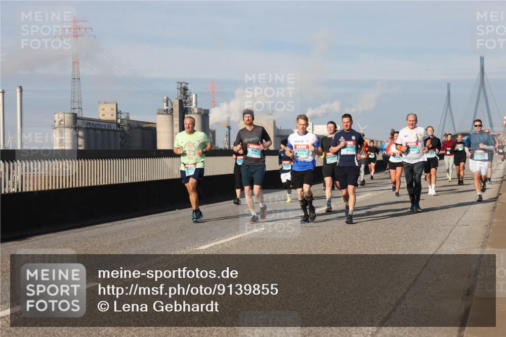 03.10.2025 - Köhlbrandbrückenlauf Lena Gebhardt http://msf.ph/oto/9139855 03.10.2025 09:57:39 Position 2 1025 meine-sportfotos.de