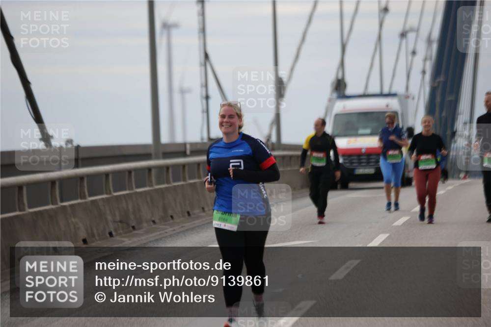 03.10.2025 - Köhlbrandbrückenlauf Jannik Wohlers http://msf.ph/oto/9139861 03.10.2025 16:10:53 Position 1 8164 meine-sportfotos.de