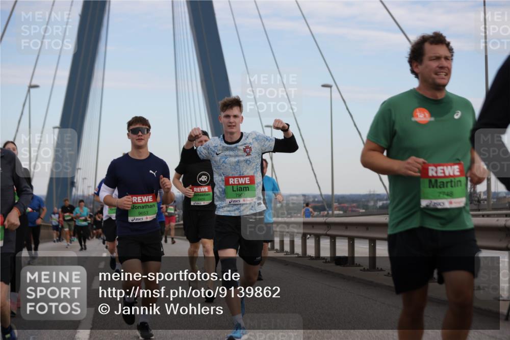 03.10.2025 - Köhlbrandbrückenlauf Jannik Wohlers http://msf.ph/oto/9139862 03.10.2025 15:31:35 Position 1 9653, 7907, 7748 meine-sportfotos.de
