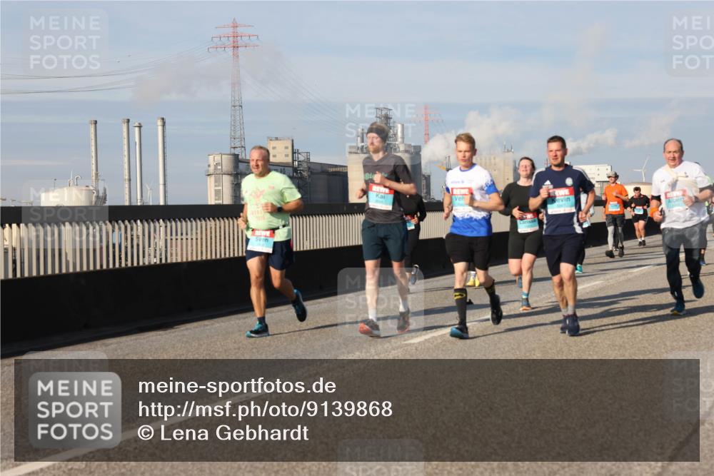 03.10.2025 - Köhlbrandbrückenlauf Lena Gebhardt http://msf.ph/oto/9139868 03.10.2025 09:57:40 Position 2 3048 meine-sportfotos.de