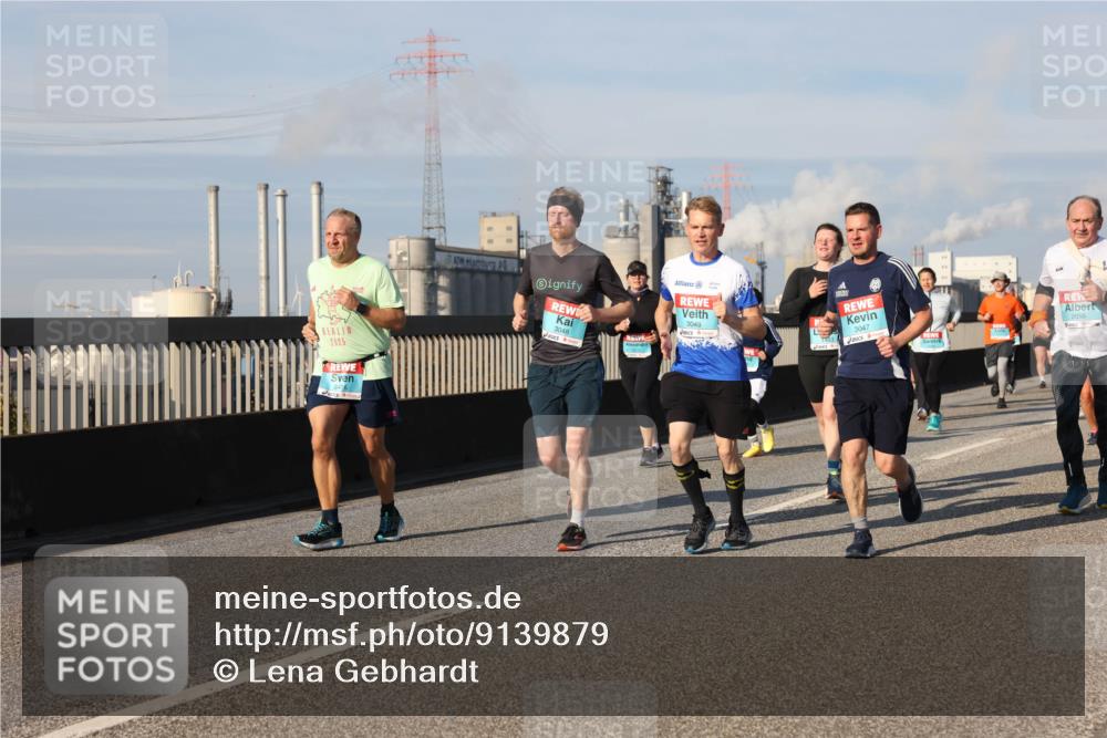 03.10.2025 - Köhlbrandbrückenlauf Lena Gebhardt http://msf.ph/oto/9139879 03.10.2025 09:57:41 Position 2 2025, 3416, 3048, 2056, 3049, 3047 meine-sportfotos.de