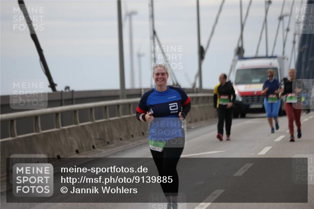 03.10.2025 - Köhlbrandbrückenlauf Jannik Wohlers http://msf.ph/oto/9139885 03.10.2025 16:10:54 Position 1 8164 meine-sportfotos.de