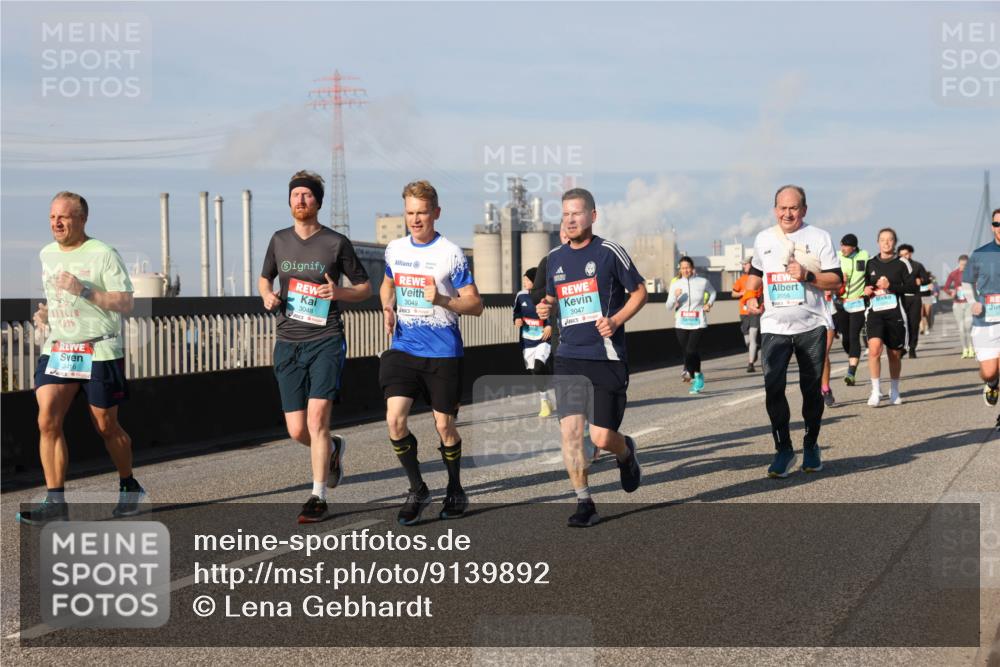 03.10.2025 - Köhlbrandbrückenlauf Lena Gebhardt http://msf.ph/oto/9139892 03.10.2025 09:57:41 Position 2 2025, 3416, 19, 3048, 3049, 3047, 2056 meine-sportfotos.de