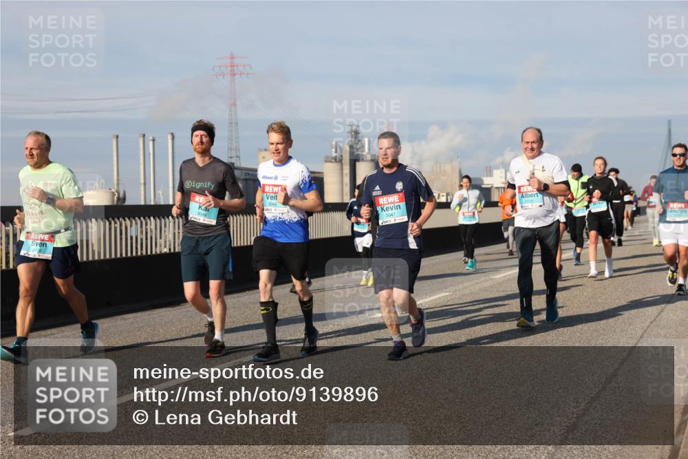03.10.2025 - Köhlbrandbrückenlauf Lena Gebhardt http://msf.ph/oto/9139896 03.10.2025 09:57:41 Position 2 2026, 3416, 3049, 3048, 3047, 2056 meine-sportfotos.de
