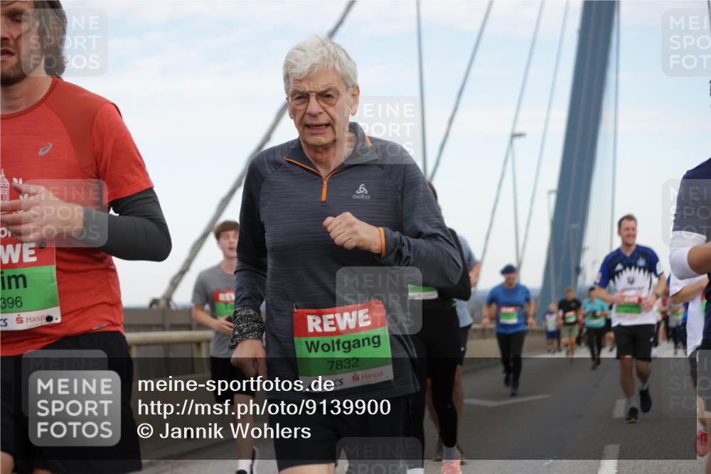 03.10.2025 - Köhlbrandbrückenlauf Jannik Wohlers http://msf.ph/oto/9139900 03.10.2025 15:31:36 Position 1 396, 8, 7832 meine-sportfotos.de
