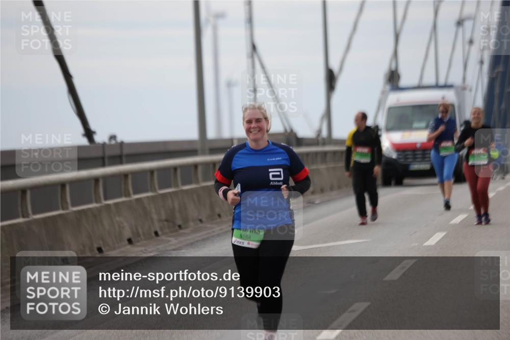 03.10.2025 - Köhlbrandbrückenlauf Jannik Wohlers http://msf.ph/oto/9139903 03.10.2025 16:10:54 Position 1 8164 meine-sportfotos.de