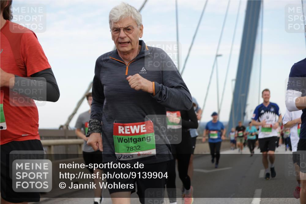 03.10.2025 - Köhlbrandbrückenlauf Jannik Wohlers http://msf.ph/oto/9139904 03.10.2025 15:31:36 Position 1 8, 7832 meine-sportfotos.de