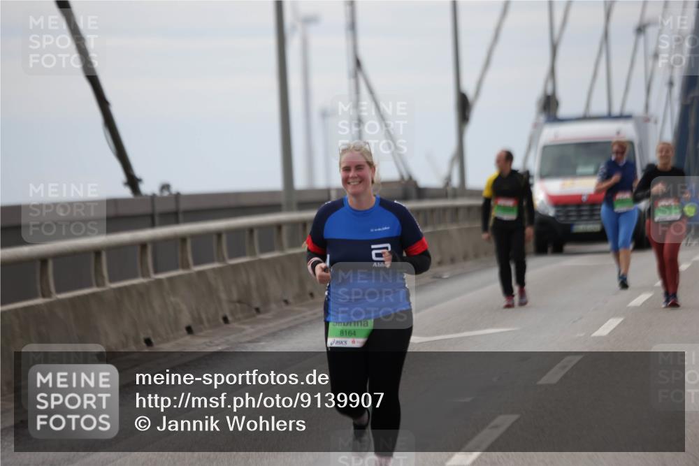 03.10.2025 - Köhlbrandbrückenlauf Jannik Wohlers http://msf.ph/oto/9139907 03.10.2025 16:10:54 Position 1 8164 meine-sportfotos.de