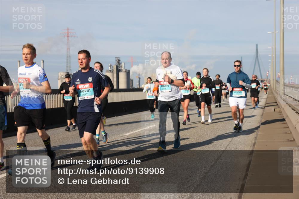 03.10.2025 - Köhlbrandbrückenlauf Lena Gebhardt http://msf.ph/oto/9139908 03.10.2025 09:57:42 Position 2 3049, 3047, 2056 meine-sportfotos.de