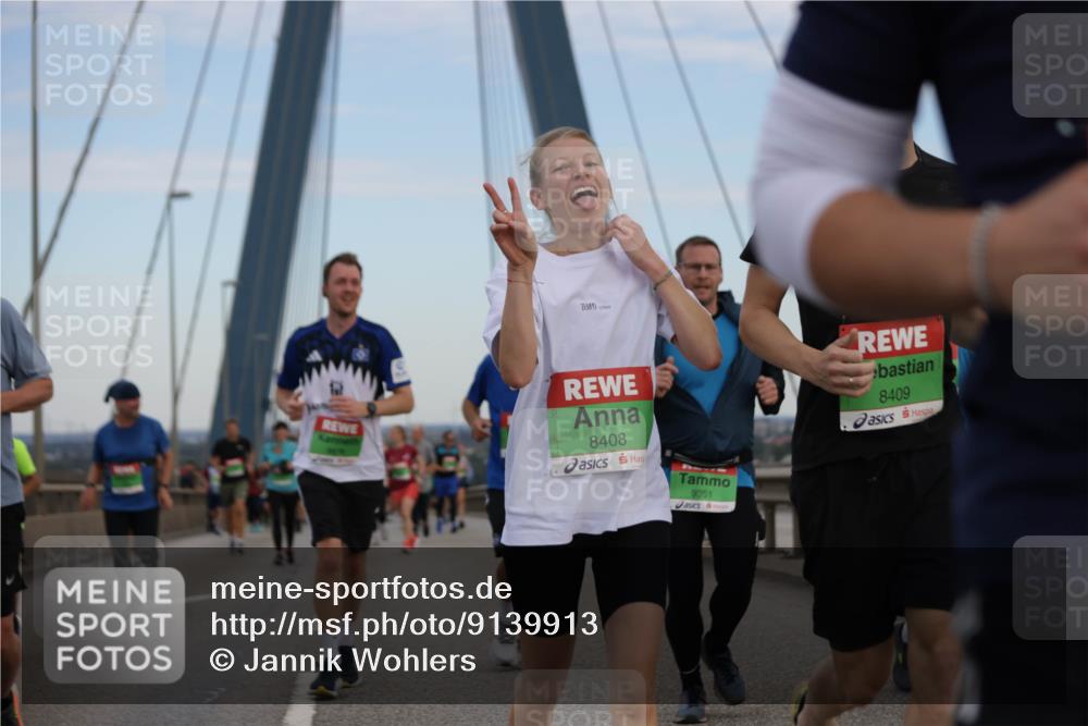 03.10.2025 - Köhlbrandbrückenlauf Jannik Wohlers http://msf.ph/oto/9139913 03.10.2025 15:31:37 Position 1 8408, 9351, 8409 meine-sportfotos.de