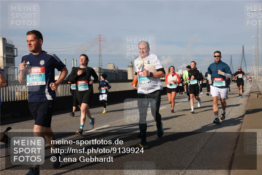 03.10.2025 - Köhlbrandbrückenlauf Lena Gebhardt http://msf.ph/oto/9139924 03.10.2025 09:57:43 Position 2 3047, 2056 meine-sportfotos.de
