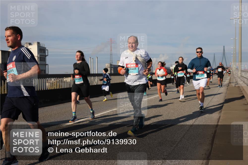 03.10.2025 - Köhlbrandbrückenlauf Lena Gebhardt http://msf.ph/oto/9139930 03.10.2025 09:57:43 Position 2 2056, 3180 meine-sportfotos.de