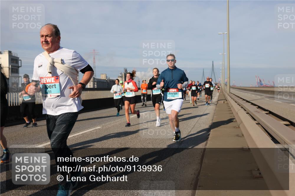 03.10.2025 - Köhlbrandbrückenlauf Lena Gebhardt http://msf.ph/oto/9139936 03.10.2025 09:57:44 Position 2 2056, 3180 meine-sportfotos.de