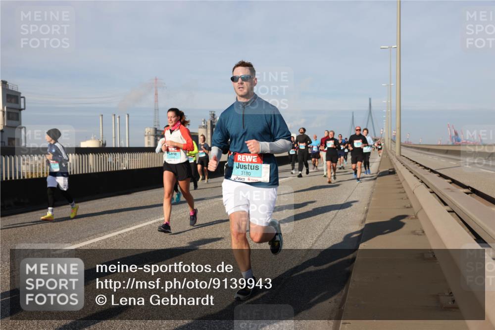 03.10.2025 - Köhlbrandbrückenlauf Lena Gebhardt http://msf.ph/oto/9139943 03.10.2025 09:57:44 Position 2 3180 meine-sportfotos.de