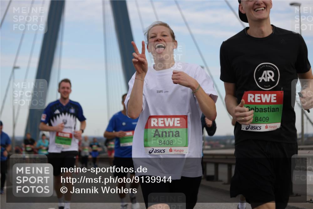 03.10.2025 - Köhlbrandbrückenlauf Jannik Wohlers http://msf.ph/oto/9139944 03.10.2025 15:31:38 Position 1 8408, 8409 meine-sportfotos.de
