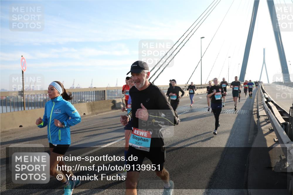 03.10.2025 - Köhlbrandbrückenlauf Yannick Fuchs http://msf.ph/oto/9139951 03.10.2025 08:24:37 Position 2 3307 meine-sportfotos.de