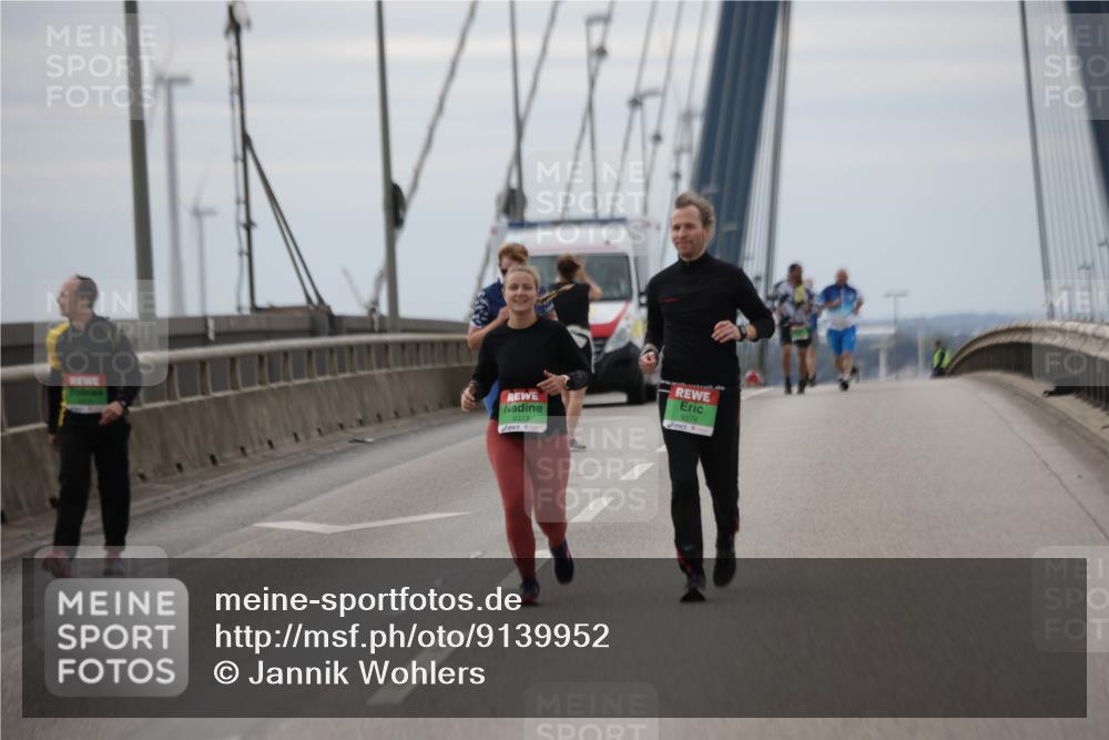 03.10.2025 - Köhlbrandbrückenlauf Jannik Wohlers http://msf.ph/oto/9139952 03.10.2025 16:10:59 Position 1 9373, 9374 meine-sportfotos.de