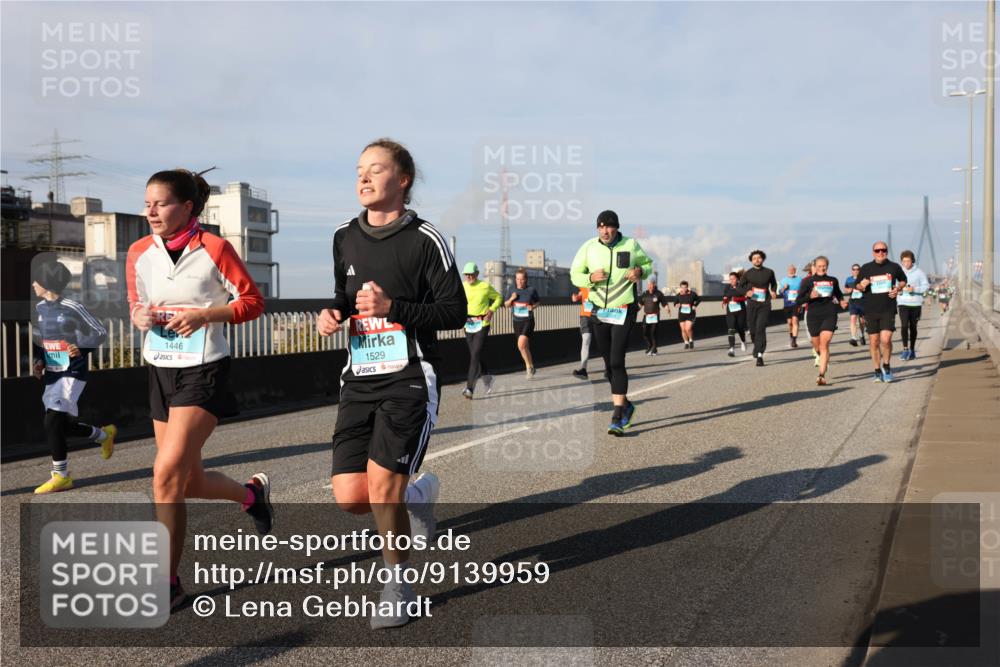 03.10.2025 - Köhlbrandbrückenlauf Lena Gebhardt http://msf.ph/oto/9139959 03.10.2025 09:57:45 Position 2 1446, 1529 meine-sportfotos.de