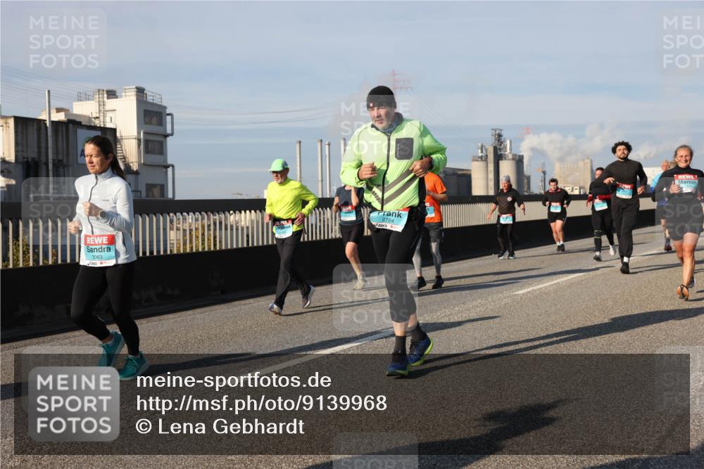 03.10.2025 - Köhlbrandbrückenlauf Lena Gebhardt http://msf.ph/oto/9139968 03.10.2025 09:57:46 Position 2 3063, 2724 meine-sportfotos.de