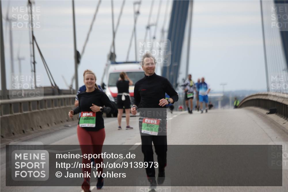 03.10.2025 - Köhlbrandbrückenlauf Jannik Wohlers http://msf.ph/oto/9139973 03.10.2025 16:11:01 Position 1 9373, 9374 meine-sportfotos.de