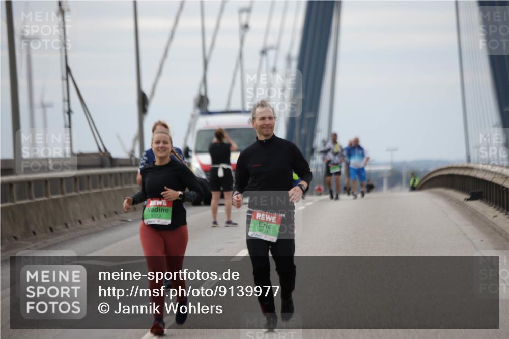 03.10.2025 - Köhlbrandbrückenlauf Jannik Wohlers http://msf.ph/oto/9139977 03.10.2025 16:11:01 Position 1 9373, 9374 meine-sportfotos.de